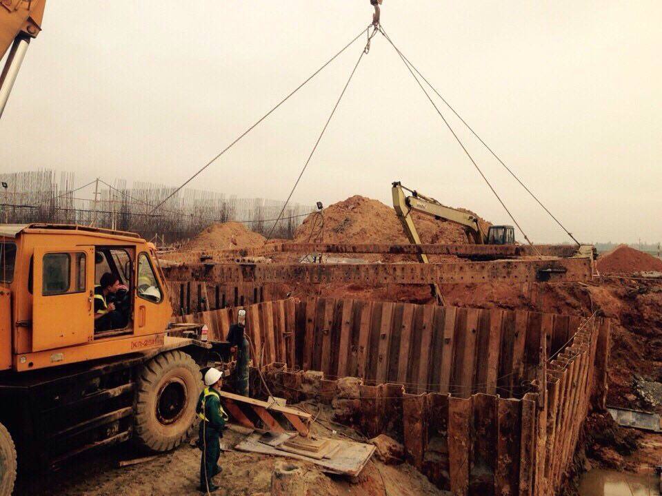 Thi công Ép cừ larsen - công trình Văn phòng Chính Phủ